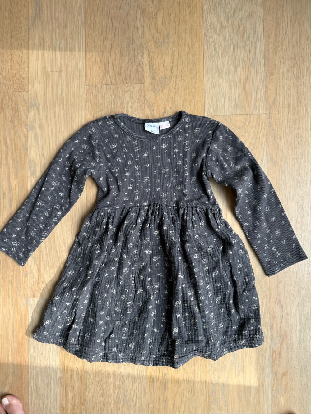 Zara Girls' dress - 5T